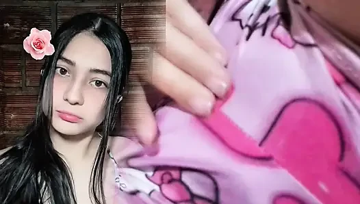 I love how I masturbate on video call with a fan