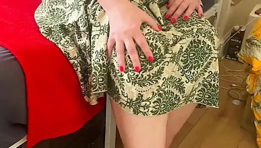 Eine vollbusige reife frau fickt schwarzen kerl, nachdem er aus der dusche gekommen ist