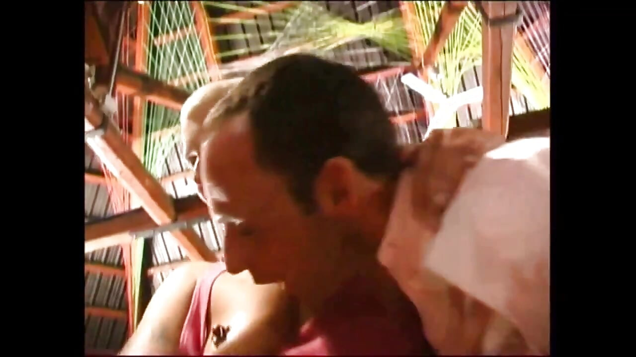 Una pazza orgia selvaggia in discoteca