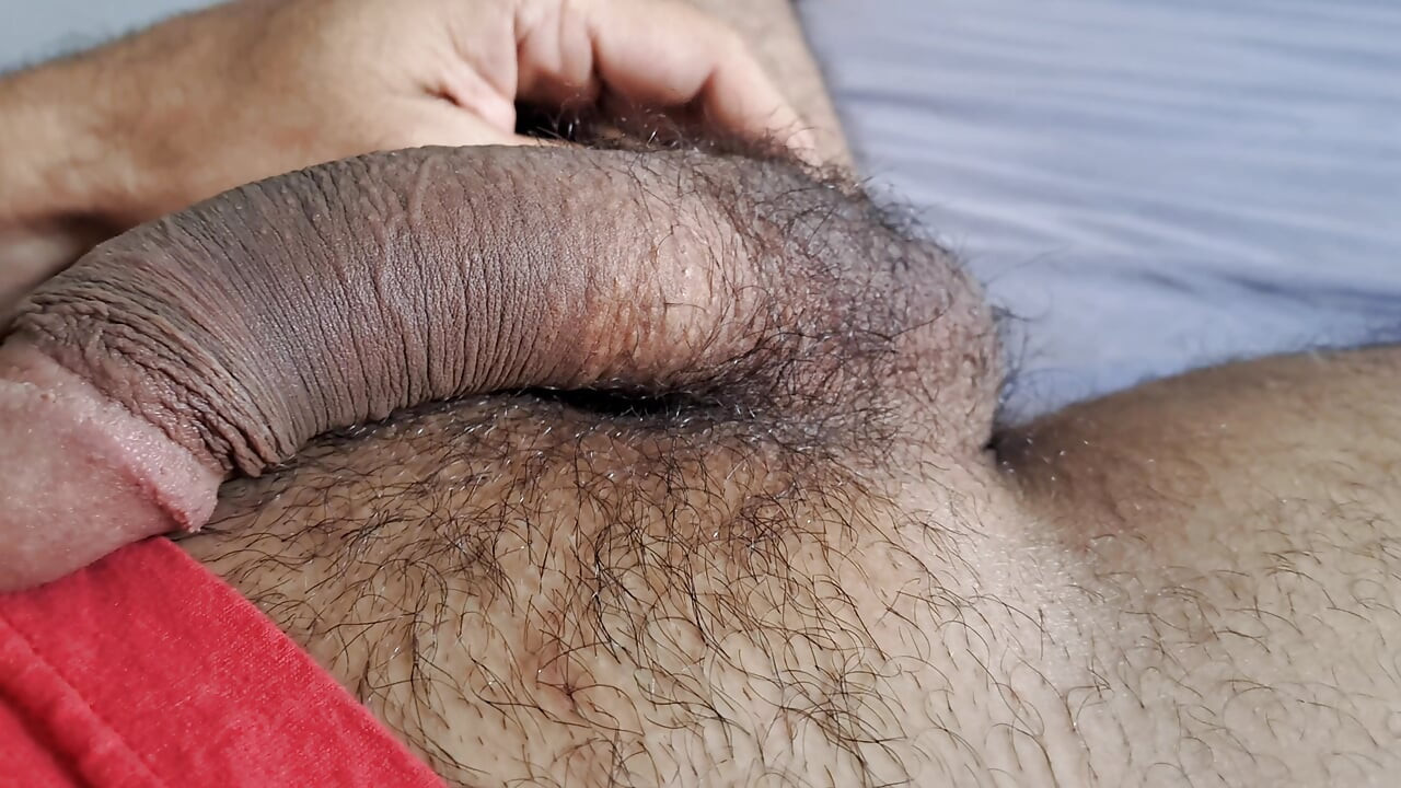 I can't be alone because it already makes me horny, then I jerk off to relieve it, a lot of cum at the end!