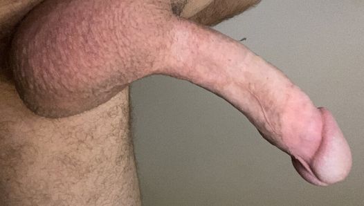 MY COCK NEED SOME JUICY AND HOT THINGS...