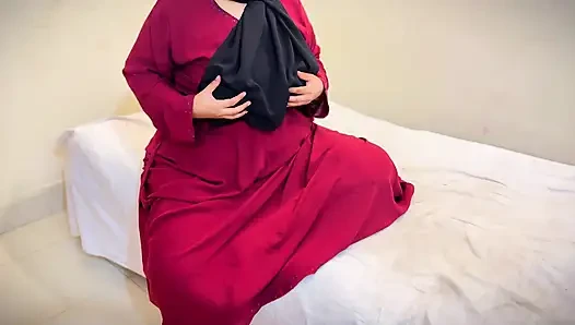 Aku gadis semok arab 20 tahun, boleh ngentot aku dong? Orang tuaku lagi nggak di rumah hari ini