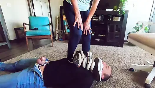 Hala bekaret kemeri içinde!