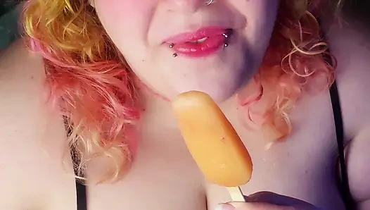 Strawbie popsicle time