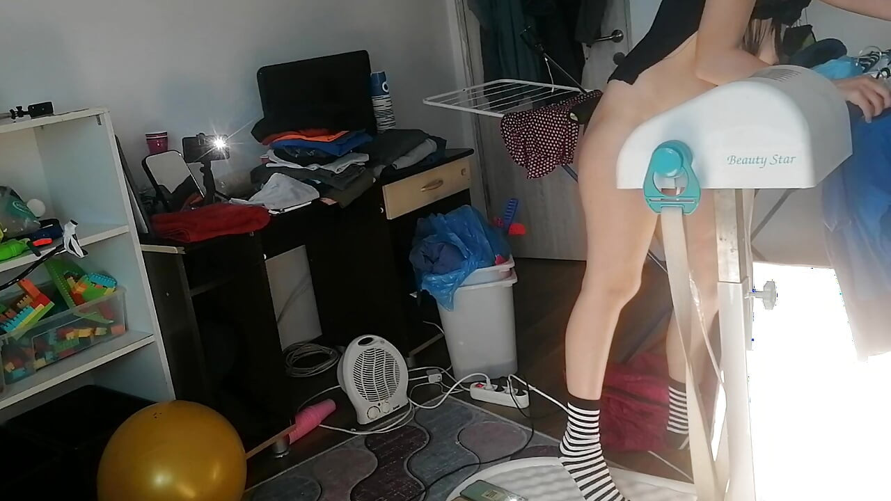 exy milf, hairy pussy, big ass, vacuum cleaner in empty house.