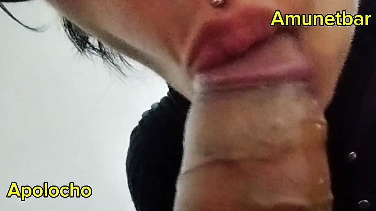 يحصل على اللسان من صديق جائع للقضيب