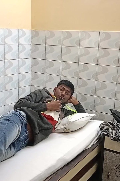 私のペニスはとても強い インドのダシボーイ