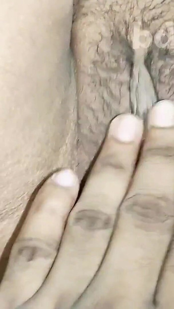 Detik menawan dari "Bangladeshi berkongkek cepat dengan teman wanita seksi saya, pepek merah jambunya sangat comel"
