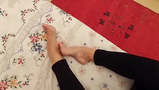 Istri pirang dewasa menikmati seks oral