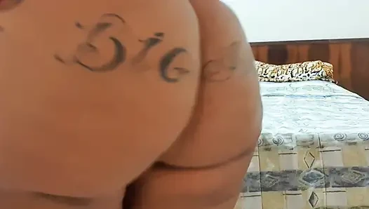 Sexy camgirl mit dickem arsch