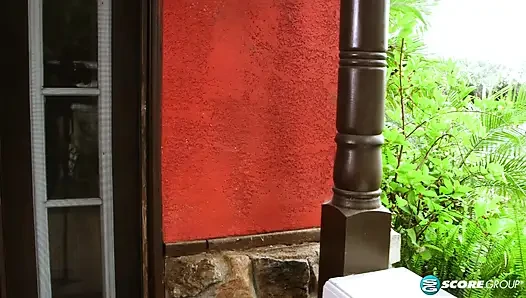Milly'nin ilk anal sahnesi