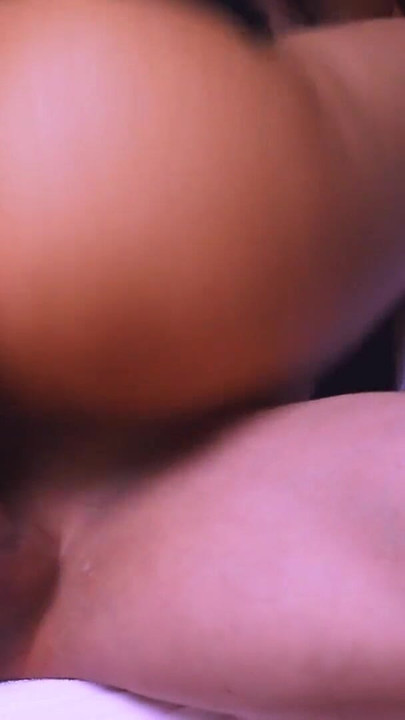 Unforgettable moment from "The schoolgirl and the cheater shared an intimate moment in the hallway."