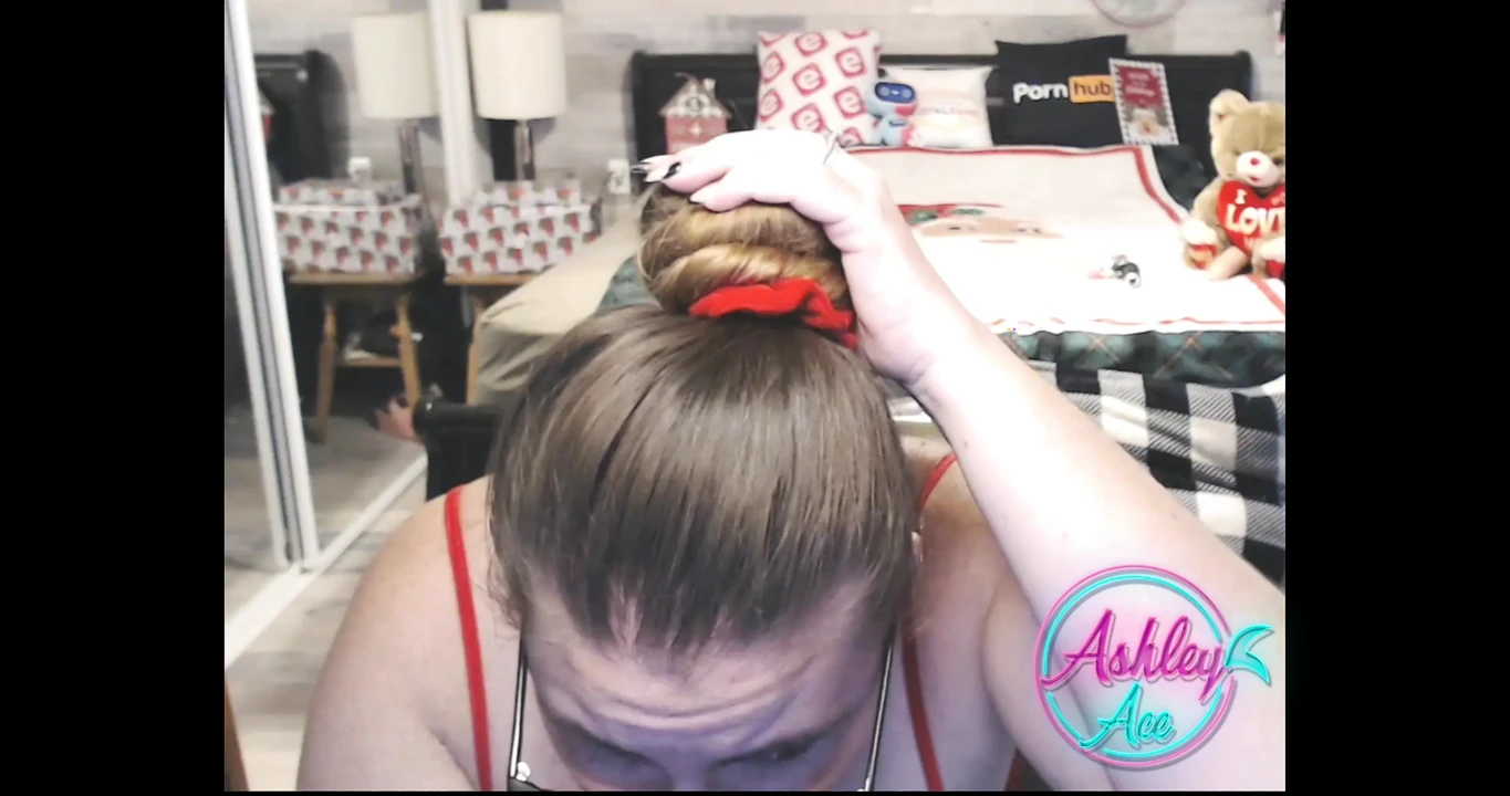 Slut Sucks Like a Pro - Cam Show Tease