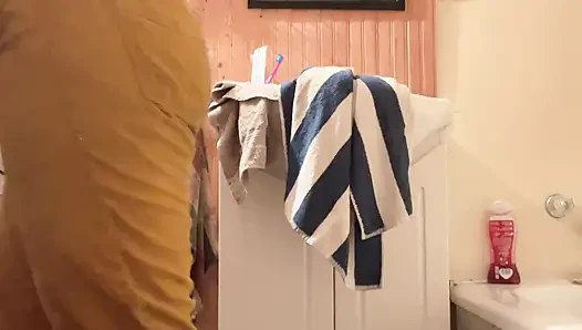 Wet Mess Pussy in Shower Time