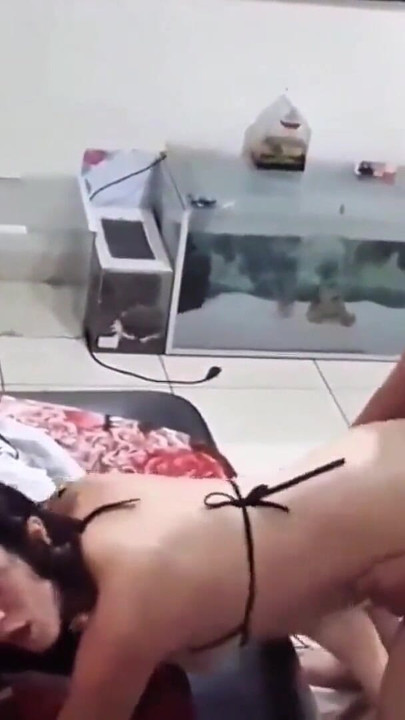 Udarila sam jako u pičku mlade devojke koja joj svršava u usta! | Klip 1