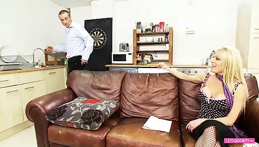 Mükemmel kalın orta yaşlı seksi kadın sert sikiliyor