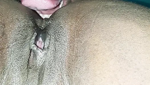 Kau lebih jago ngentot sama suamiku.