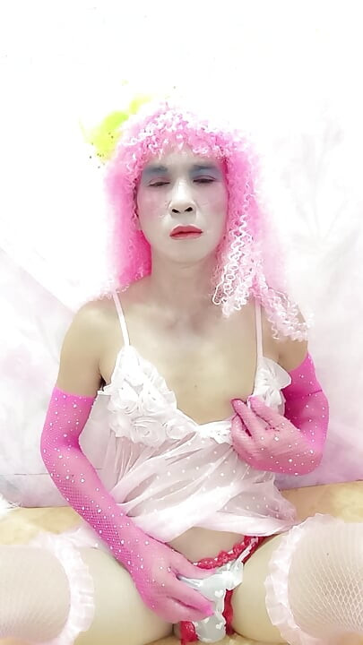 Oanh Le transgender wearing sexy clothes selfie cups tinh