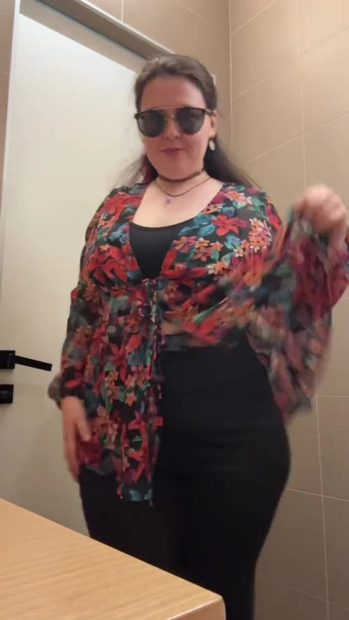pawg public bathroom masturbation