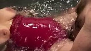 Секс в горячей ванне