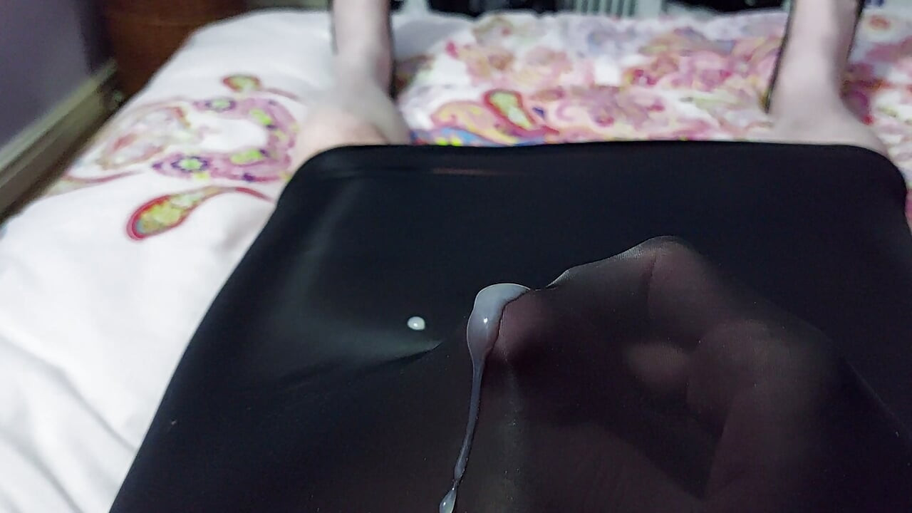 CD wank and cum in skirt