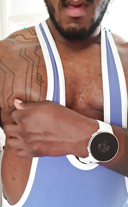 Amo esse singlet azul me deixa duro