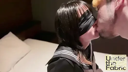 Ruhige frau mit brille ausgetrickst, während bildvideo zu creampie-pOV wird