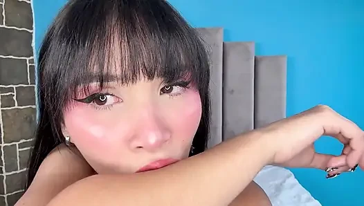 Я обожаю лизать мои руки