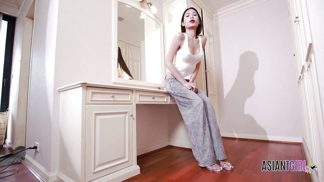 ASIANTGIRL - pierwsze solo gitary jest gotowe do oglądania