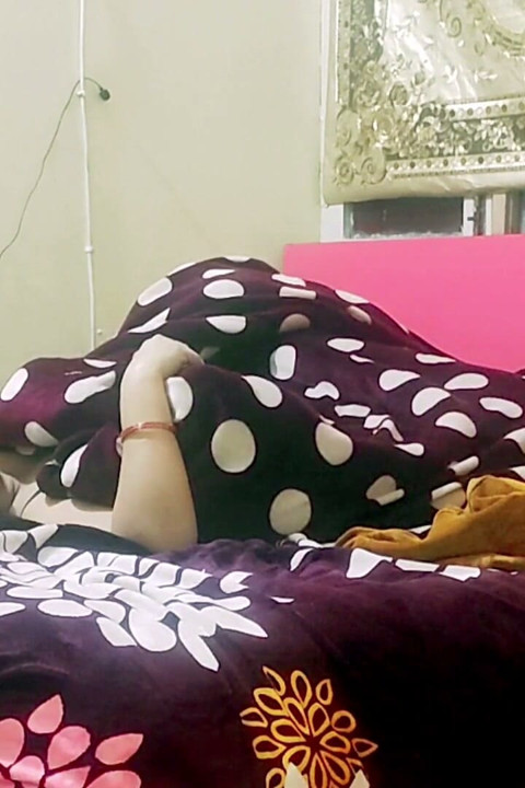 BBC Chor Ne Bhabhi Ko Berahmi Se Choda Aur Baar Baar Chodta Raha