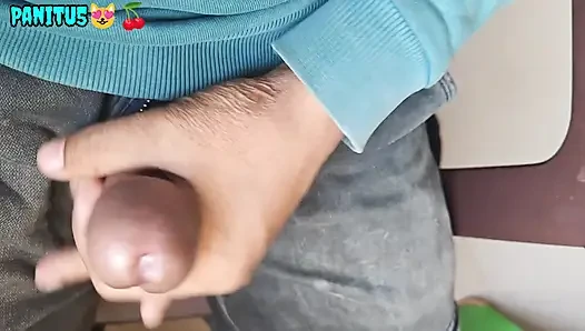 Kız yarağımı kızın götüne sokarken yüksek sesle çığlık attı.