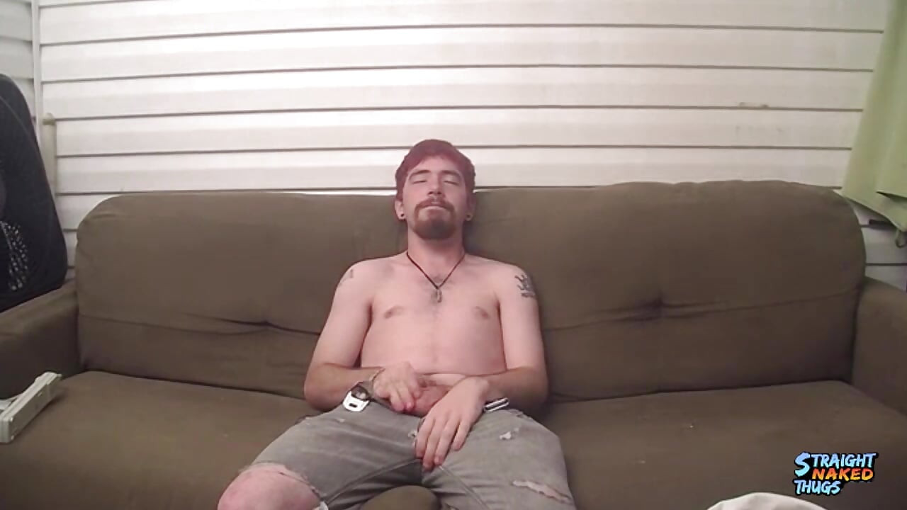 StraightNakedThugs: サミュエル・ファトムがソファで巨大なペニスをジャックする