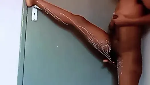 18 year old Home alone masturbate her self