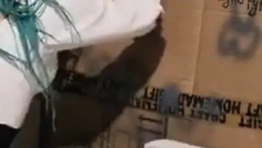 Gloryhole di lokasi konstruksi. Dialog.