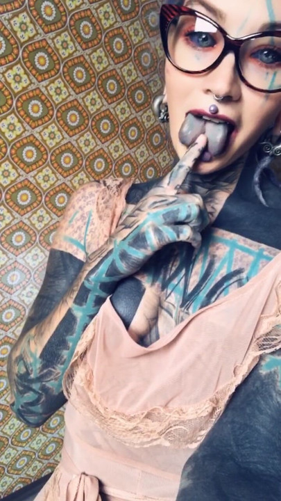 Do you want to see more ? Then follow me now and enjoy the show !