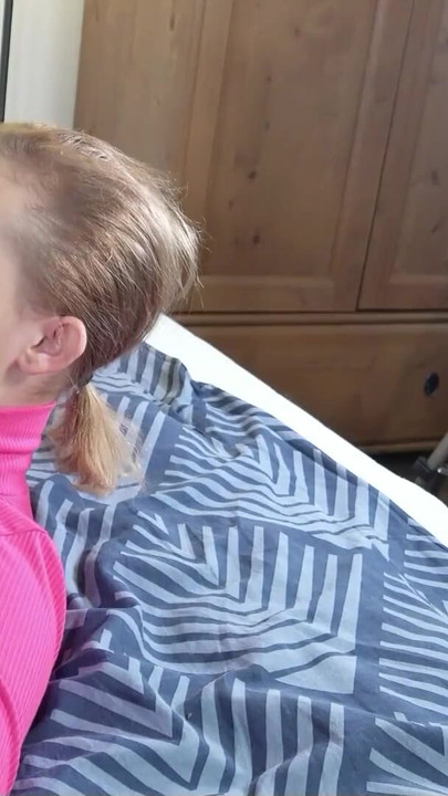 Muss man gesehen haben von "Zierliches Teen Sandra Zee bei echtem privat selbstgedrehtem fick mit deutschem typen"
