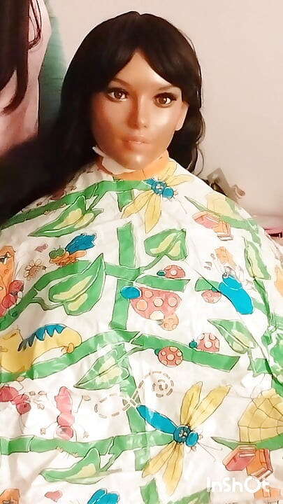 Nikki ebony sex doll colorful short hairdressing cape modeling session