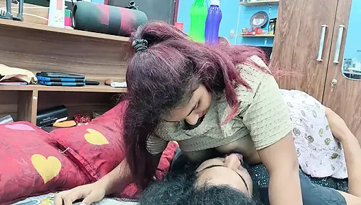 Göğüslü göt öpücüğü romantizmi emiyor