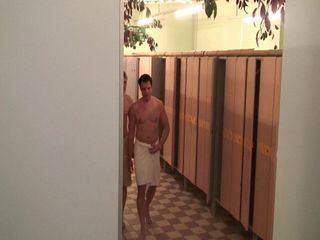 芬兰同性恋男孩在水疗中心 - 更衣室业余色情