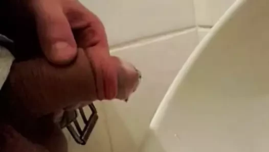 iş yerinde pissing