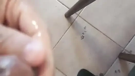 Aldatılan adam karısına mastürbasyon yapıyor