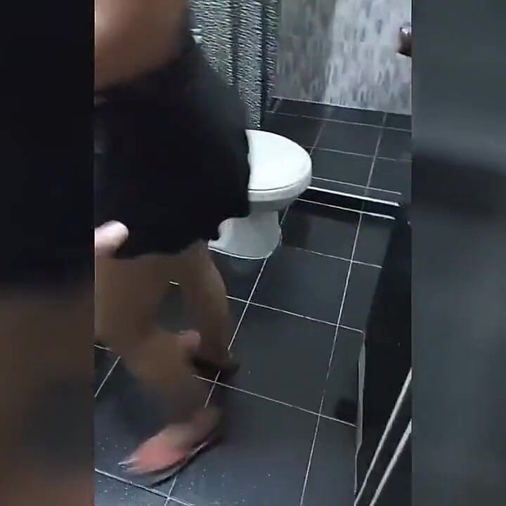 Futând-o pe iubita mea din Miami, Statele Unite, Gluspet și Pikaa6 Este o brunetă frumoasă cu țâțe mari naturale
