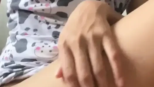 Sie kam mit aufrechten nippeln nach hause, sie streichelt mich! Echtes selbstgedrehtes video