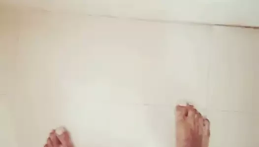 Sunny Leone's fan masturbate after watching her ass video