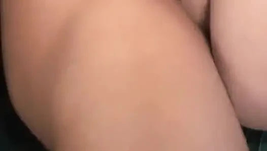 Memek gadis remaja sange ini dijilat sebelum dientot gaya doggy habis-habisan
