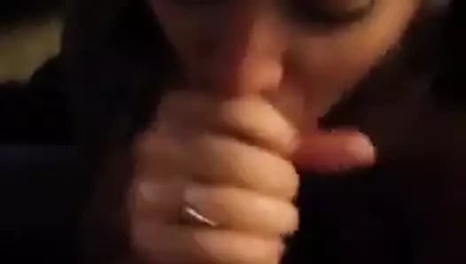 Минет в любительском видео