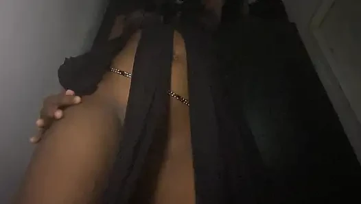 Heißes ebenholz-schätzchen facesitting, sexy tanzen, fette muschi zeigt knackarsch (teil 2) pOV