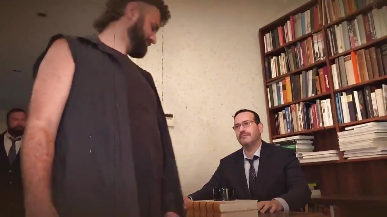 Человек, доставляющий покорность