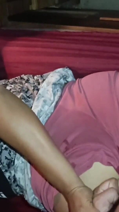 I share a bed with my best friend's boyfriend while she's on vacation real creampie | Clip 1