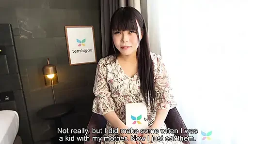 Mai toda pamer pantat imutnya di balik celana dalam dan stoking